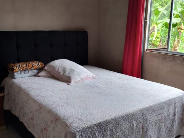 Casa com 850m² 3 quartos e 1 banheiro, à venda, no bairro Toca do Coelho em Cordeiro