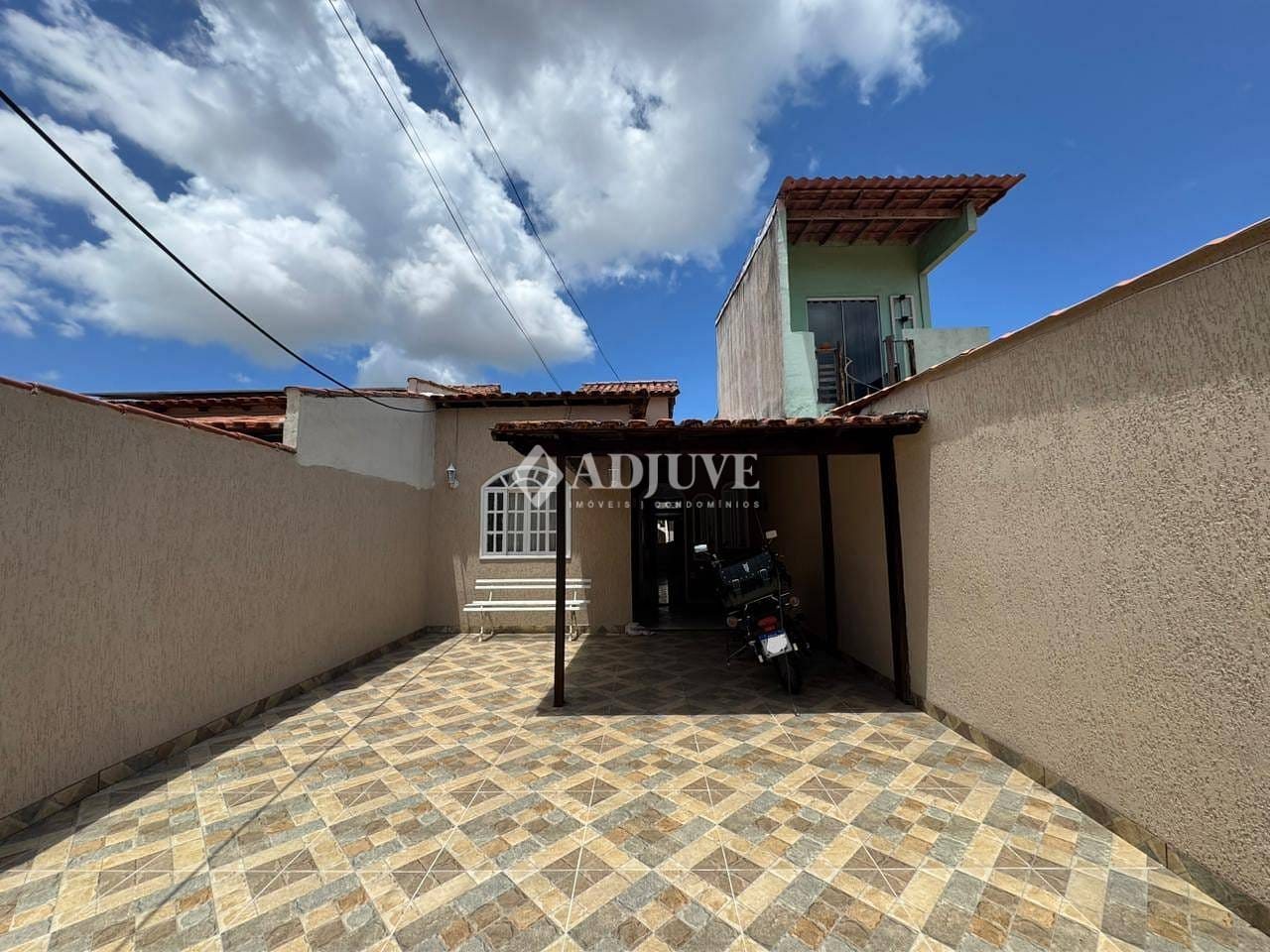 Casa à venda com 3 quartos, 69m² - Foto 1