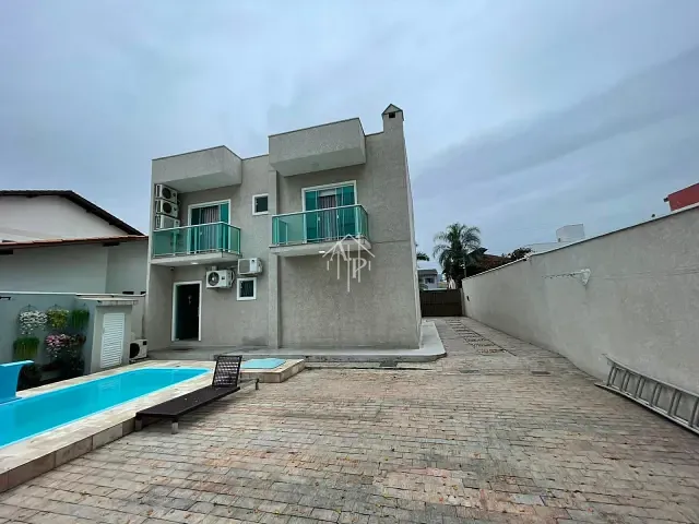 Casa 3 quartos e 3 banheiros, para alugar, no bairro São Vicente em Itajaí