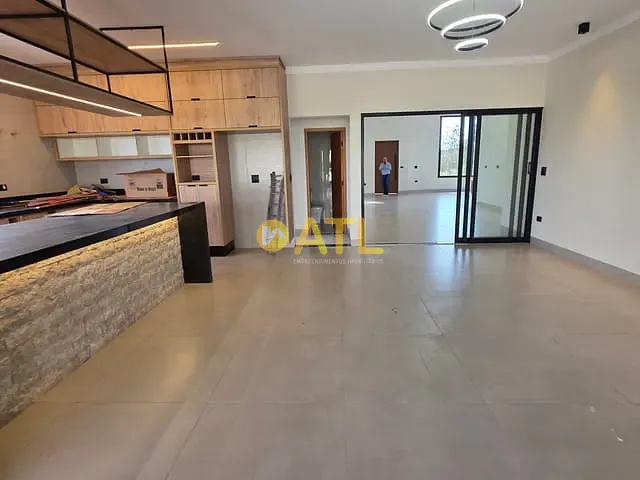 Casa com 630m² 3 quartos e 4 banheiros, à venda, no bairro Royal Park Prime em Ourinhos