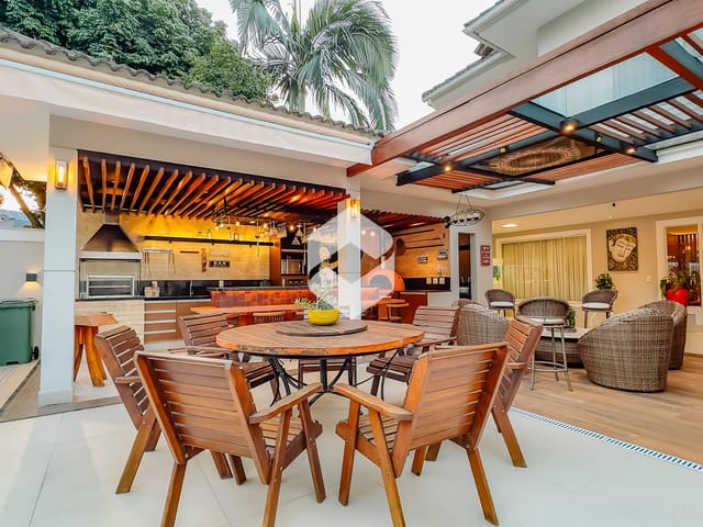 Casa com 350m², à venda, no bairro Barra da Tijuca em Rio de Janeiro