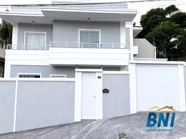 Casa 4 quartos e 5 banheiros, à venda, no bairro Anil em Rio de Janeiro