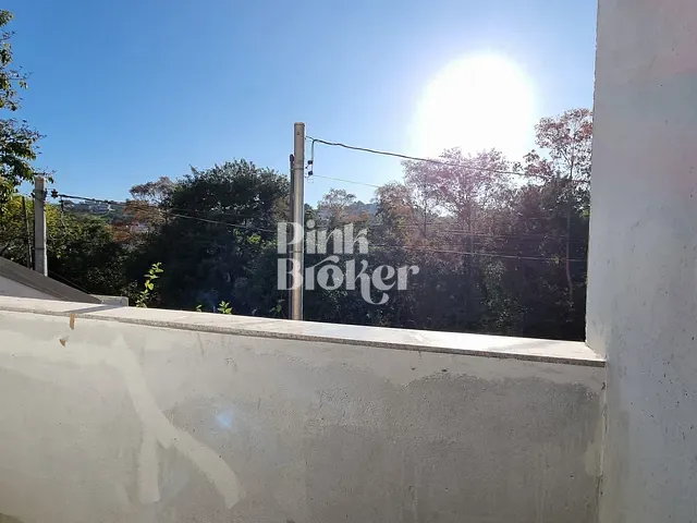 Casa com 150m² 3 quartos e 3 banheiros, à venda, no bairro Cabral em Contagem