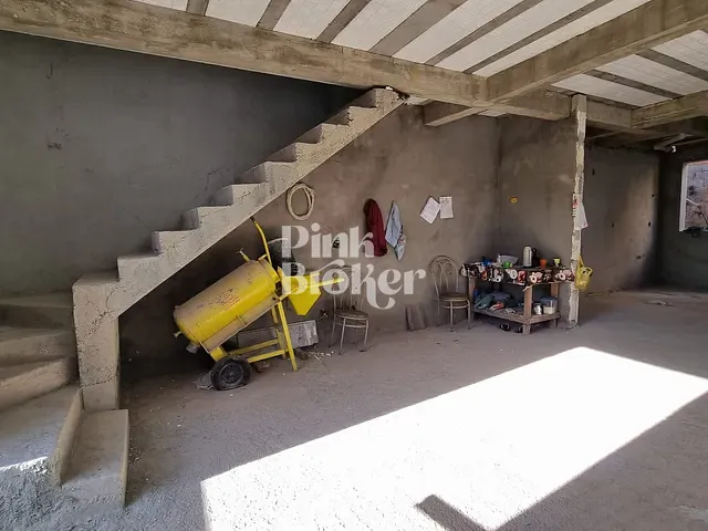 Casa com 150m² 3 quartos e 3 banheiros, à venda, no bairro Cabral em Contagem