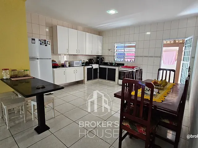 Casa com 600m² 3 quartos e 5 banheiros, à venda, no bairro Bicanga em Serra