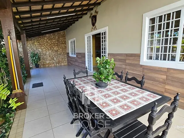 Casa com 600m² 3 quartos e 5 banheiros, à venda, no bairro Bicanga em Serra