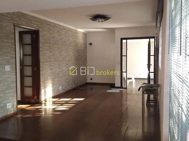 Casa com 330m² 4 quartos e 5 banheiros, à venda, no bairro Parque Continental em São Paulo