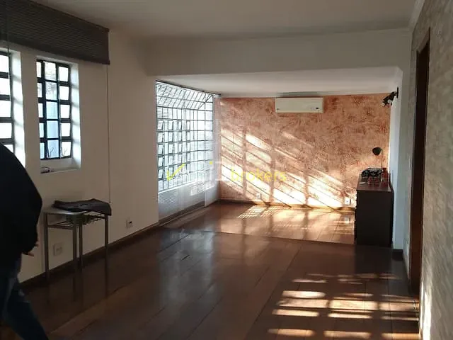 Casa com 330m² 4 quartos e 5 banheiros, à venda, no bairro Parque Continental em São Paulo