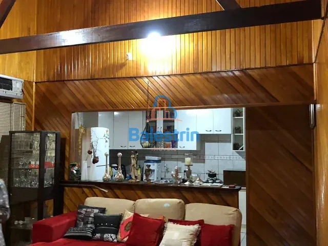 Casa 3 quartos e 3 banheiros, à venda, no bairro Centro em Fraiburgo