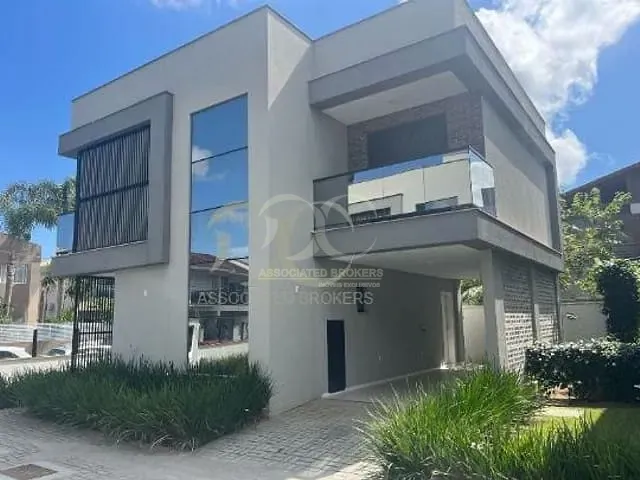 Casa com 166m² 3 quartos e 4 banheiros, à venda, no bairro Campeche em Florianópolis
