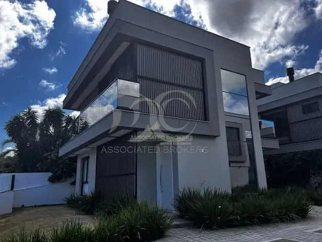 Casa com 166m² 3 quartos e 4 banheiros, à venda, no bairro Campeche em Florianópolis