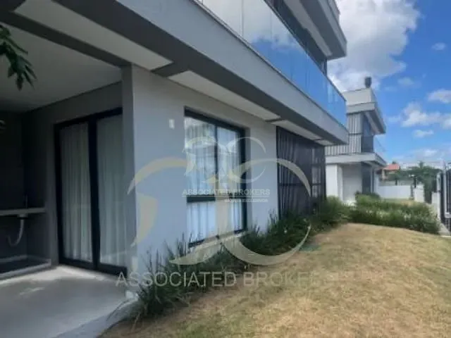 Casa com 166m² 3 quartos e 4 banheiros, à venda, no bairro Campeche em Florianópolis