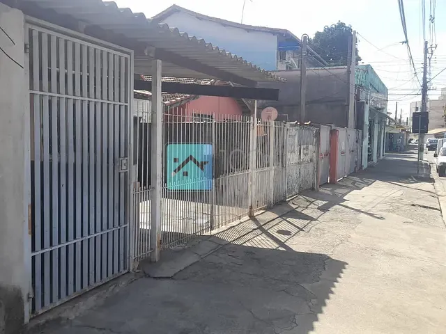 Casa com 300m² 2 quartos e 1 banheiro, à venda, no bairro Parque Industrial em São José dos Campos