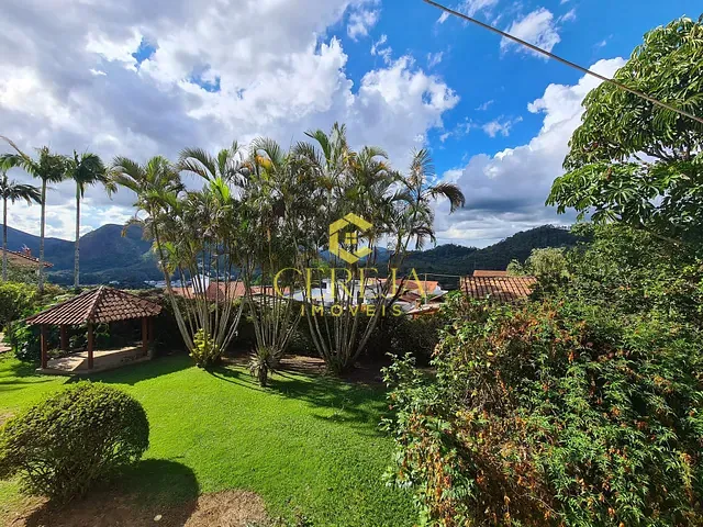 Casa com 1400m² 5 quartos e 4 banheiros, à venda, no bairro Sans Souci em Nova Friburgo
