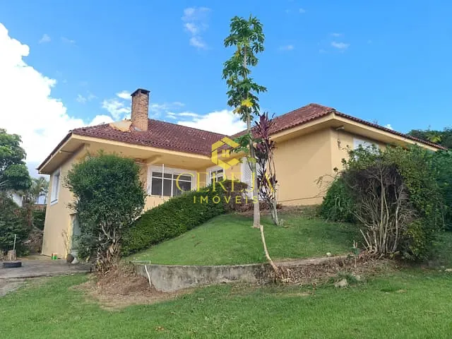 Casa com 1400m² 5 quartos e 4 banheiros, à venda, no bairro Sans Souci em Nova Friburgo