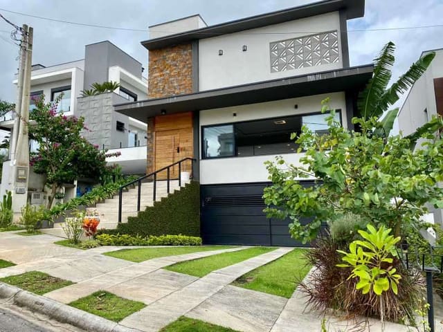 Casa 3 quartos e 4 banheiros, à venda, no bairro Fazenda Rodeio em Mogi das Cruzes