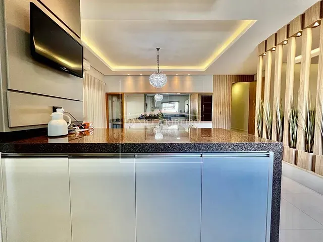 Casa com 729m² 3 quartos e 5 banheiros, à venda, no bairro Jardim Tarobá em Cambé