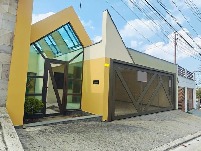 Casa com 250m² 3 quartos e 2 banheiros, à venda, no bairro Jardim Avelino em São Paulo