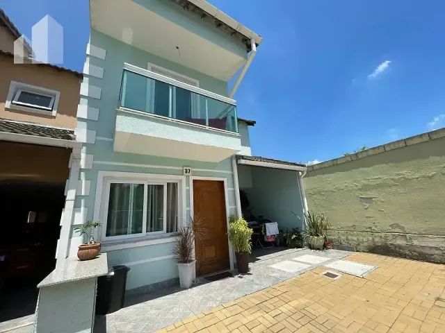 Casa com 140m² 3 quartos e 3 banheiros, à venda, no bairro Vila Treze de Maio em Nova Iguaçu