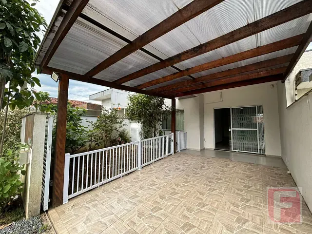 Casa 3 quartos e 2 banheiros, à venda, no bairro Continental em Itapoá
