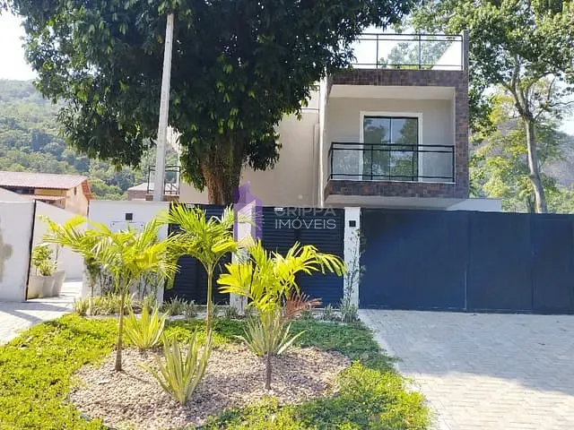 Casa com 202m² 3 quartos e 3 banheiros, à venda ou para alugar, no bairro Itaipu em Niterói