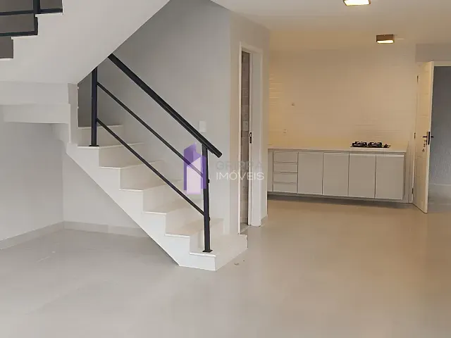 Casa com 202m² 3 quartos e 3 banheiros, para alugar, no bairro Itaipu em Niterói