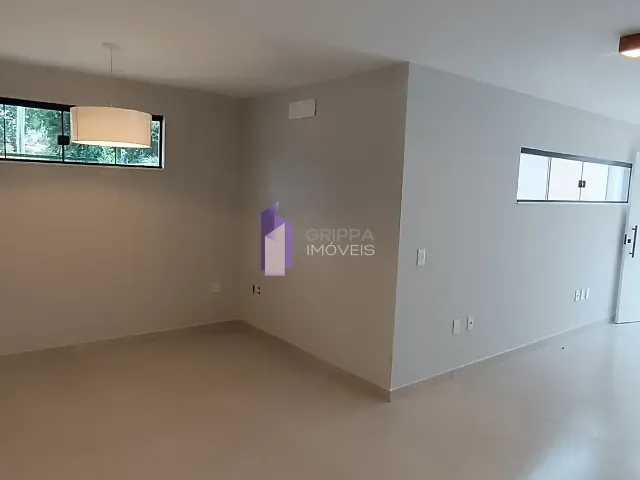 Casa com 202m² 3 quartos e 3 banheiros, para alugar, no bairro Itaipu em Niterói