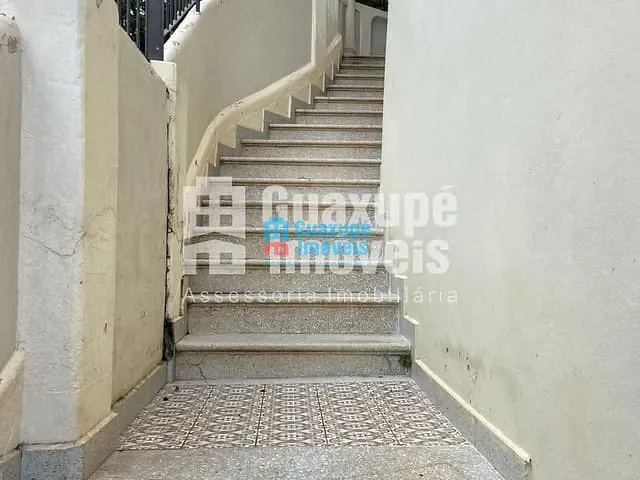 Casa com 150m² 4 quartos e 2 banheiros, para alugar, no bairro CENTRO em GUAXUPÉ