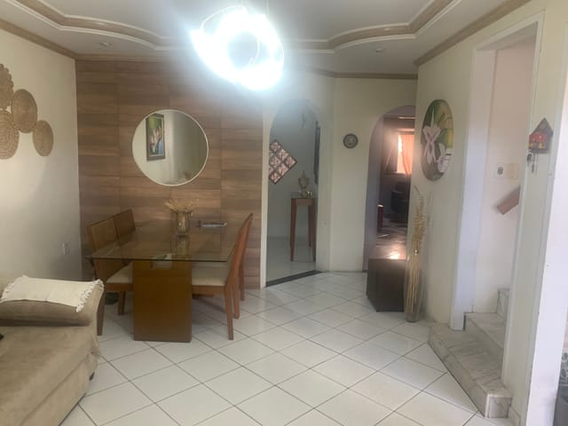 Casa com 232m² 5 quartos e 3 banheiros, à venda, no bairro Farolândia em Aracaju