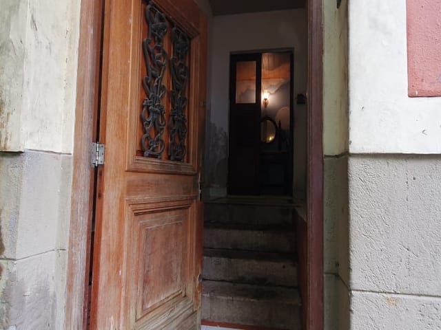 Foto do Casa - Casa histórica com 3 quartos à venda com 300 m² por R$ 1.200.000 - no coração de Laranjeiras - Rio de Janeiro/RJ | Henrique Martins