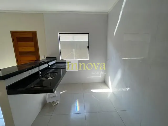 Casa com 125m² 2 quartos e 1 banheiro, à venda, no bairro Balneário dos Golfinhos em Caraguatatuba