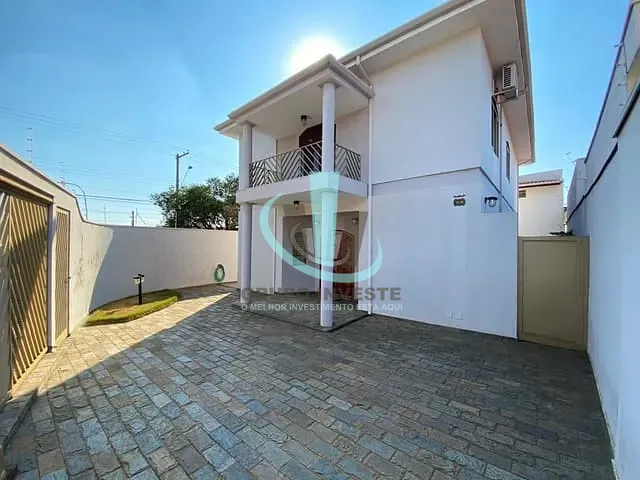 Casa com 256m² 4 quartos e 2 banheiros, à venda, no bairro VILA JOSÉ BONIFÁCIO em ARARAQUARA