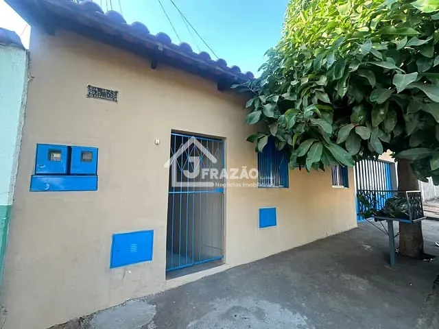 Casa com 200m² 2 quartos e 1 banheiro, para alugar, no bairro Jardim Guanabara II em Goiânia
