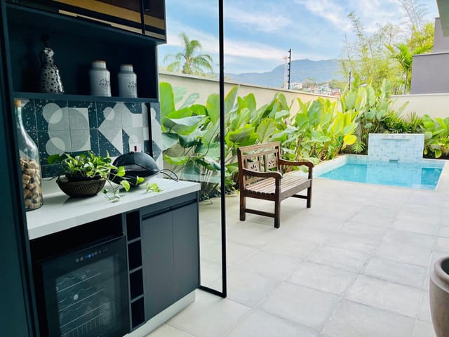 Casa 4 quartos e 4 banheiros, à venda, no bairro Itaguassú em Ilhabela