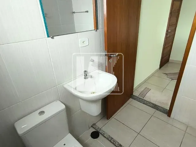 Casa com 45m² 1 quarto e 1 banheiro, para alugar, no bairro Vila Palmares em Santo André