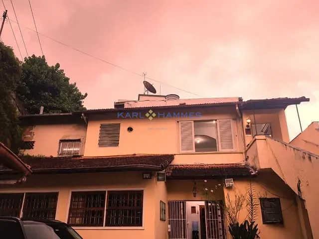 Casa à venda, no bairro Centro em Petrópolis