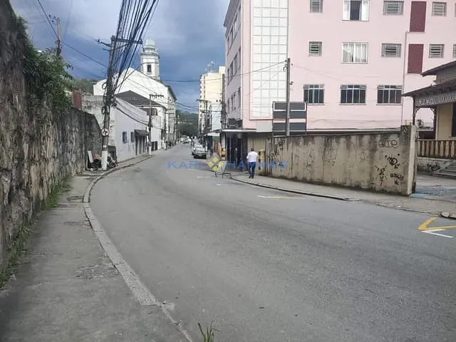 Casa à venda, no bairro Centro em Petrópolis
