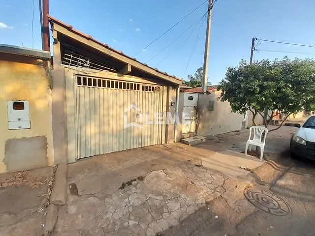 Casa com 2003m² 3 quartos e 1 banheiro, à venda, no bairro Conjunto Habitacional Francisco Garófalo em Mococa