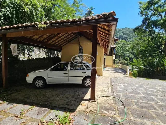 Casa com 1100m² 4 quartos e 3 banheiros, à venda, no bairro Fazendinha (Penedo) em Itatiaia