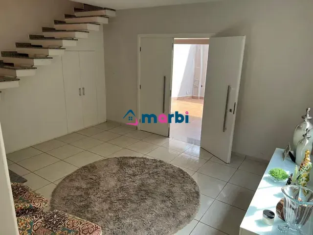 Casa com 170m² 2 quartos e 2 banheiros, à venda ou para alugar, no bairro Centro em Santa Bárbara D'Oeste