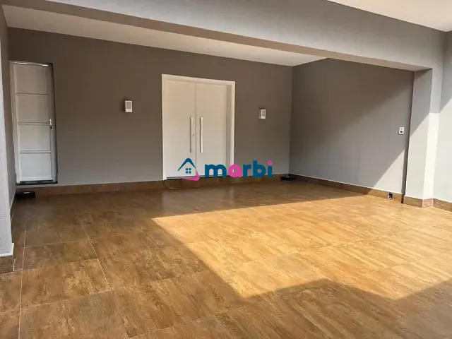 Casa com 170m² 2 quartos e 2 banheiros, à venda ou para alugar, no bairro Centro em Santa Bárbara D'Oeste