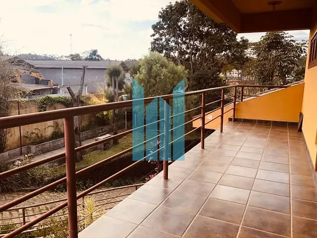 Casa com 2814m² 3 quartos e 3 banheiros, à venda, no bairro Chácaras Poços de Caldas em Poços de Caldas