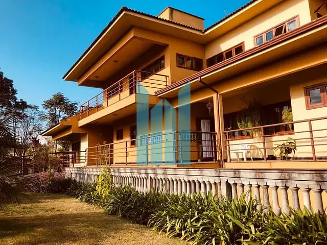 Casa com 2814m² 3 quartos e 3 banheiros, à venda, no bairro Chácaras Poços de Caldas em Poços de Caldas