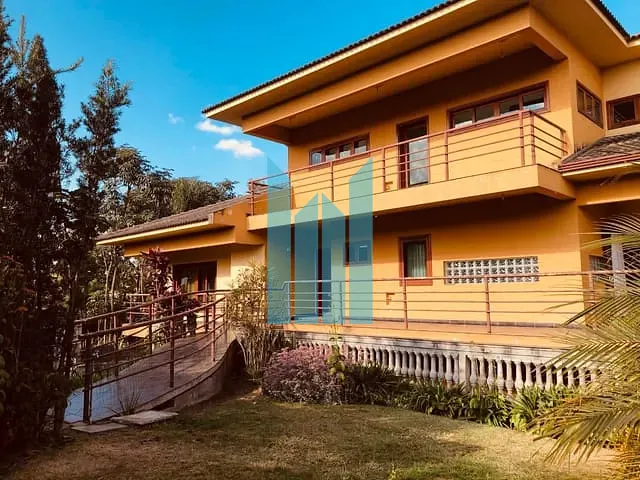 Casa com 2814m² 3 quartos e 3 banheiros, à venda, no bairro Chácaras Poços de Caldas em Poços de Caldas
