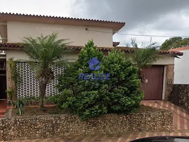 Casa com 380m² 3 quartos e 3 banheiros, à venda, no bairro Centro em Botucatu