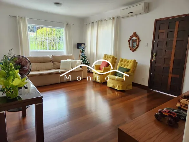 Casa 5 quartos e 4 banheiros, à venda, no bairro Jardim Tropical em Resende