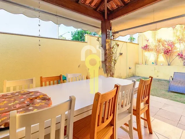 Casa com 283m² 3 quartos e 3 banheiros, à venda, no bairro Jardim das Flores em Cotia