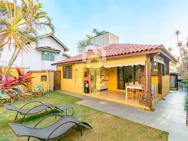 Casa com 283m² 3 quartos e 3 banheiros, à venda, no bairro Jardim das Flores em Cotia