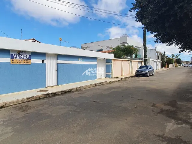 Casa com 300m² 3 quartos e 1 banheiro, à venda, no bairro Candeias em Vitória da Conquista
