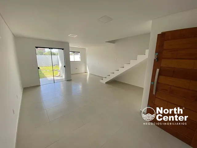 Casa com 150m² 3 quartos e 2 banheiros, à venda, no bairro Costeira em Balneário Barra do Sul